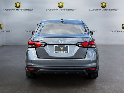 Used 2020 Nissan Versa SV image 4