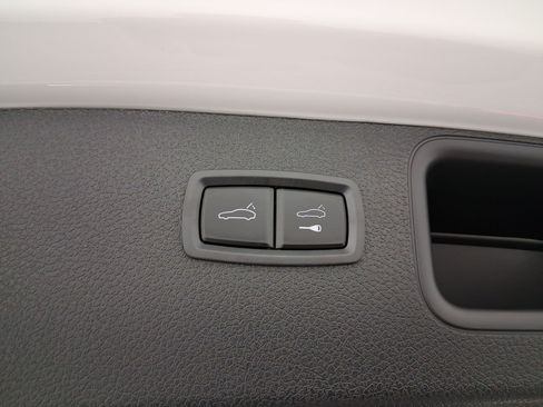 Used 2026 Porsche Macan AWD/4WD image 35