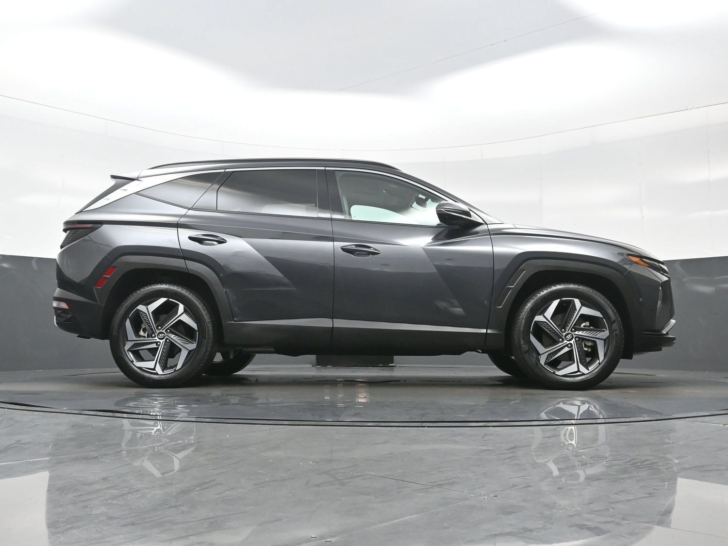 Certified 2024 Hyundai Tucson Limited AWD/4WD image 35