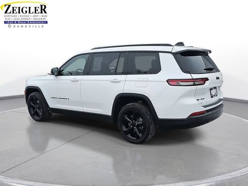 Used 2023 Jeep Grand Cherokee L Altitude image 7