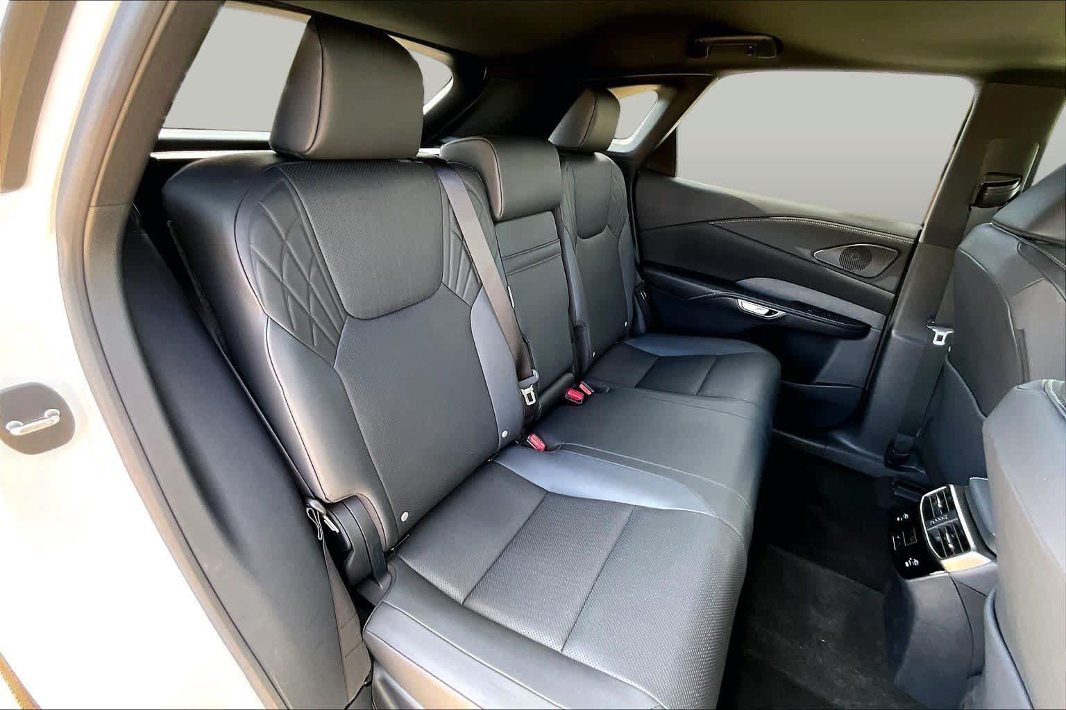 Used 2025 Lexus RX 350 Premium w/ Accessory Package (Z1) FWD image 20