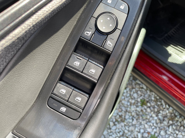 Used 2023 Nissan Rogue S AWD/4WD image 23