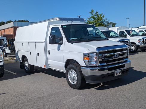 New 2026 Ford E-350 and Econoline 350 Super Duty w/ Power Equipment Group image 2