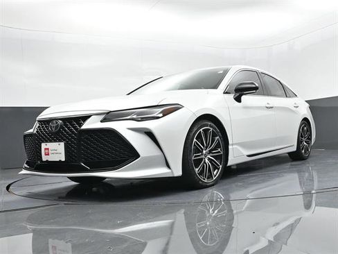 Certified 2021 Toyota Avalon Touring FWD image 32