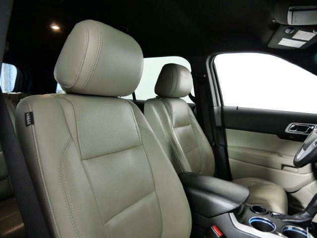 Used 2011 Ford Explorer Limited w/ 302A Rapid Spec Order Code FWD image 12