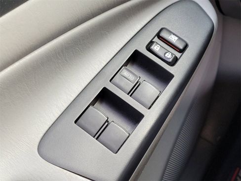 Used 2013 Toyota Tacoma Base image 21