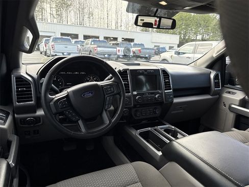 Used 2017 Ford F150 XLT w/ Equipment Group 302A Luxury image 17