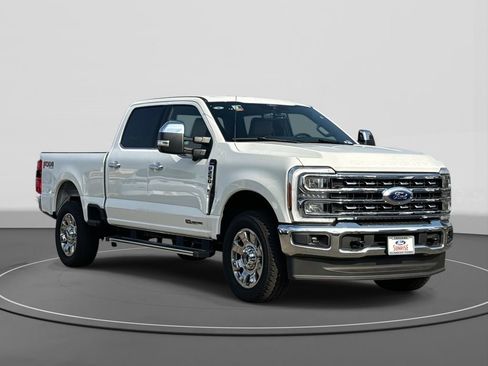New 2025 Ford F250 Lariat w/ Chrome Package image 4