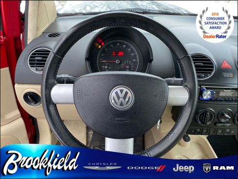 Used 2010 Volkswagen Beetle Coupe image 18