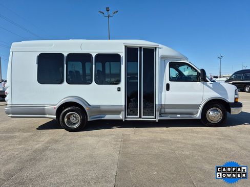 Used 2008 Chevrolet Express 3500 w/ Shuttle Bus Package image 8