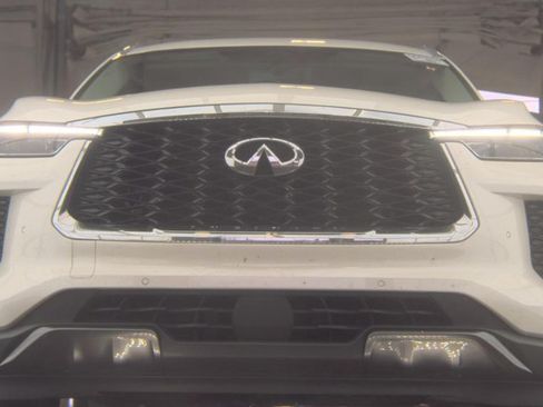 Certified 2023 INFINITI QX60 Sensory w/ Vision Package AWD/4WD image 3