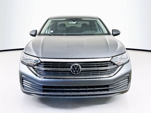 Used 2024 Volkswagen Jetta SE FWD image 6