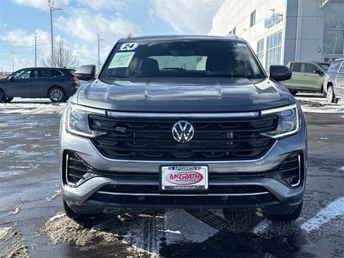 Used 2024 Volkswagen Atlas Cross Sport SEL R-Line image 4