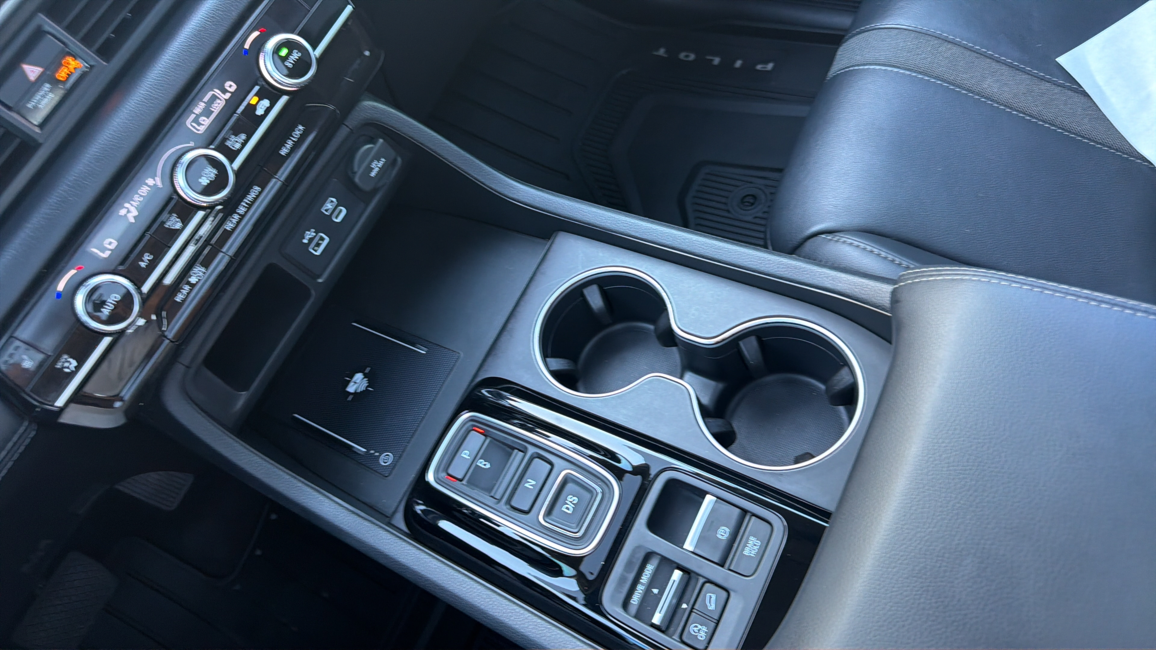 Used 2025 Honda Pilot Touring image 20