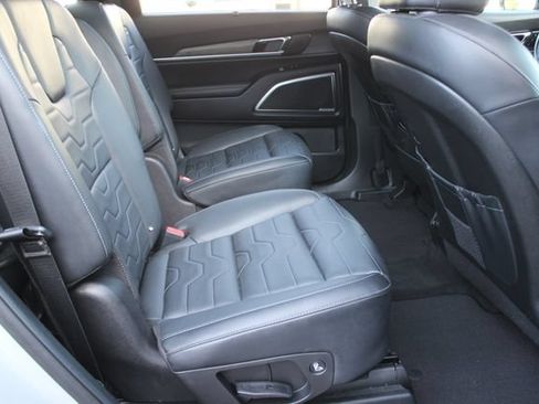 Used 2022 Kia Telluride SX w/ SX Prestige Package AWD/4WD image 36