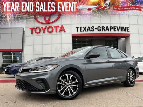 Used 2025 Volkswagen Jetta Sport image 1