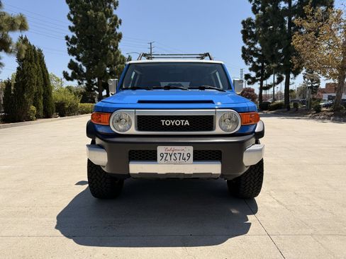 Used 2007 Toyota FJ Cruiser 4WD w/ Upgrade Pkg 1 image 3