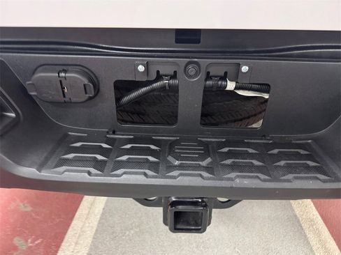 Used 2019 Toyota Tacoma SR w/ SR Convenience Package image 19