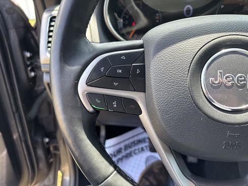 Used 2019 Jeep Grand Cherokee Altitude AWD/4WD image 19