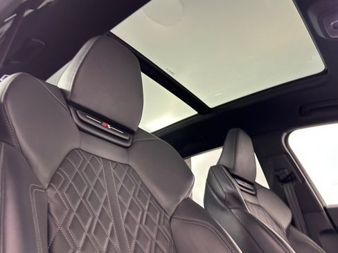 Used 2025 Audi SQ6 e-tron Premium Plus w/ Premium Plus image 16