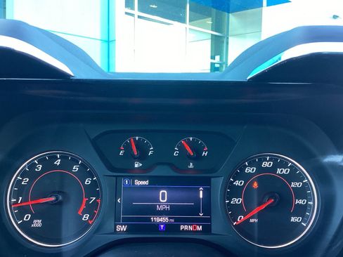 Used 2019 Chevrolet Camaro LT image 7