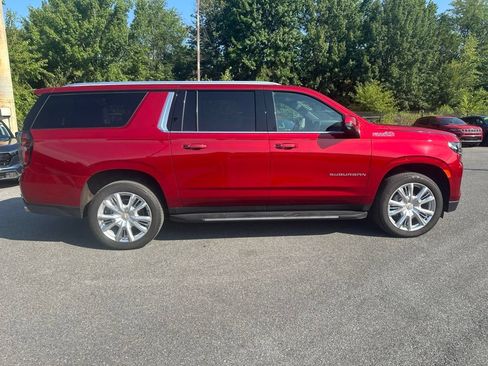 Certified 2024 Chevrolet Suburban High Country AWD/4WD image 4
