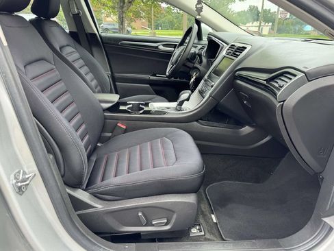 Used 2016 Ford Fusion SE FWD image 13