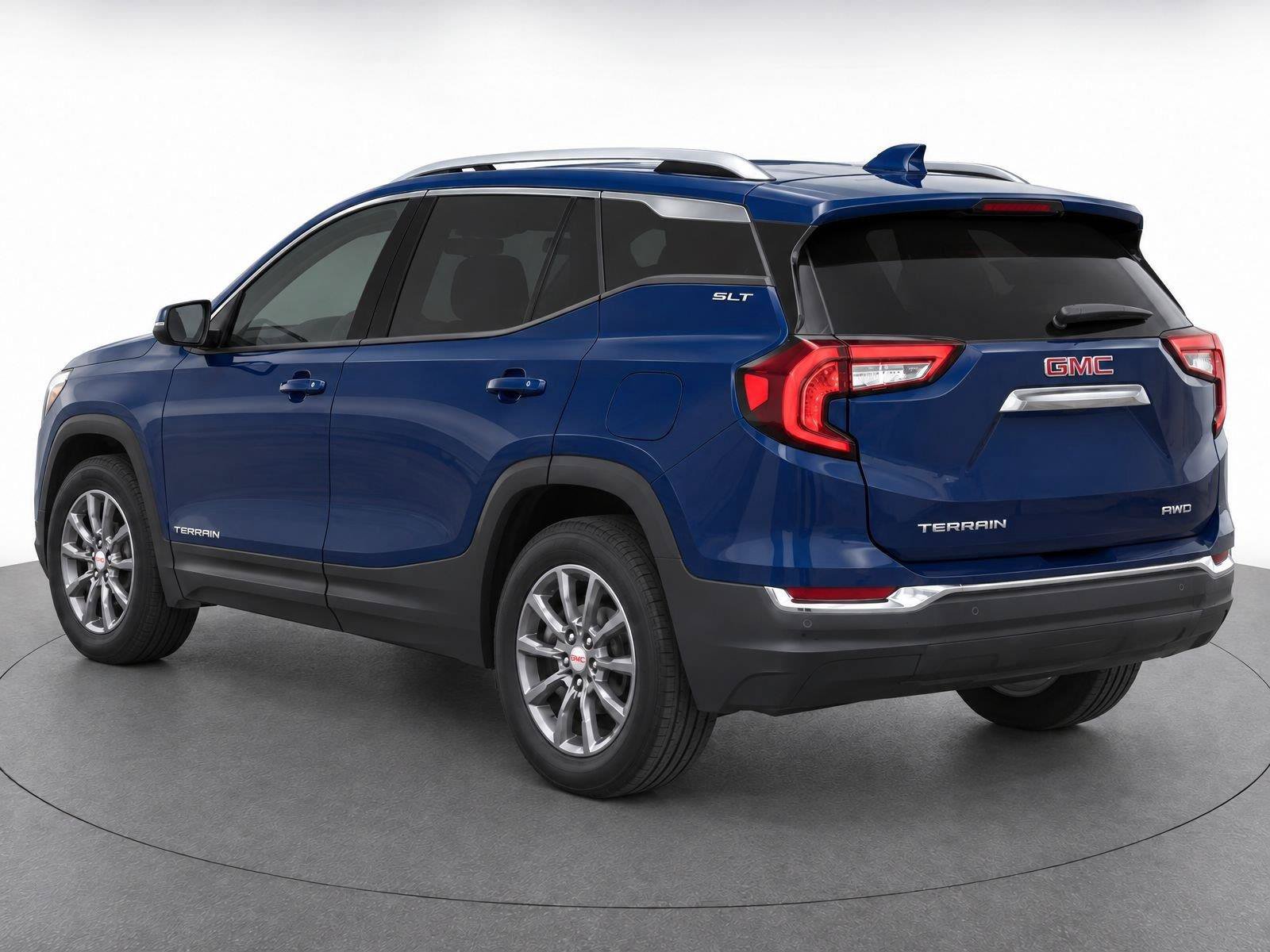 Used 2022 GMC Terrain SLT w/ Infotainment Package II AWD/4WD image 4