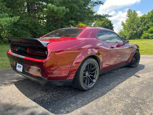 Used 2022 Dodge Challenger SRT Hellcat RWD image 3