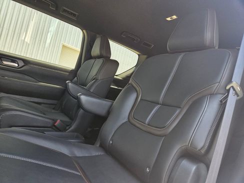 Used 2025 Nissan Armada SL w/ Captain's Chari Seat Package RWD image 25