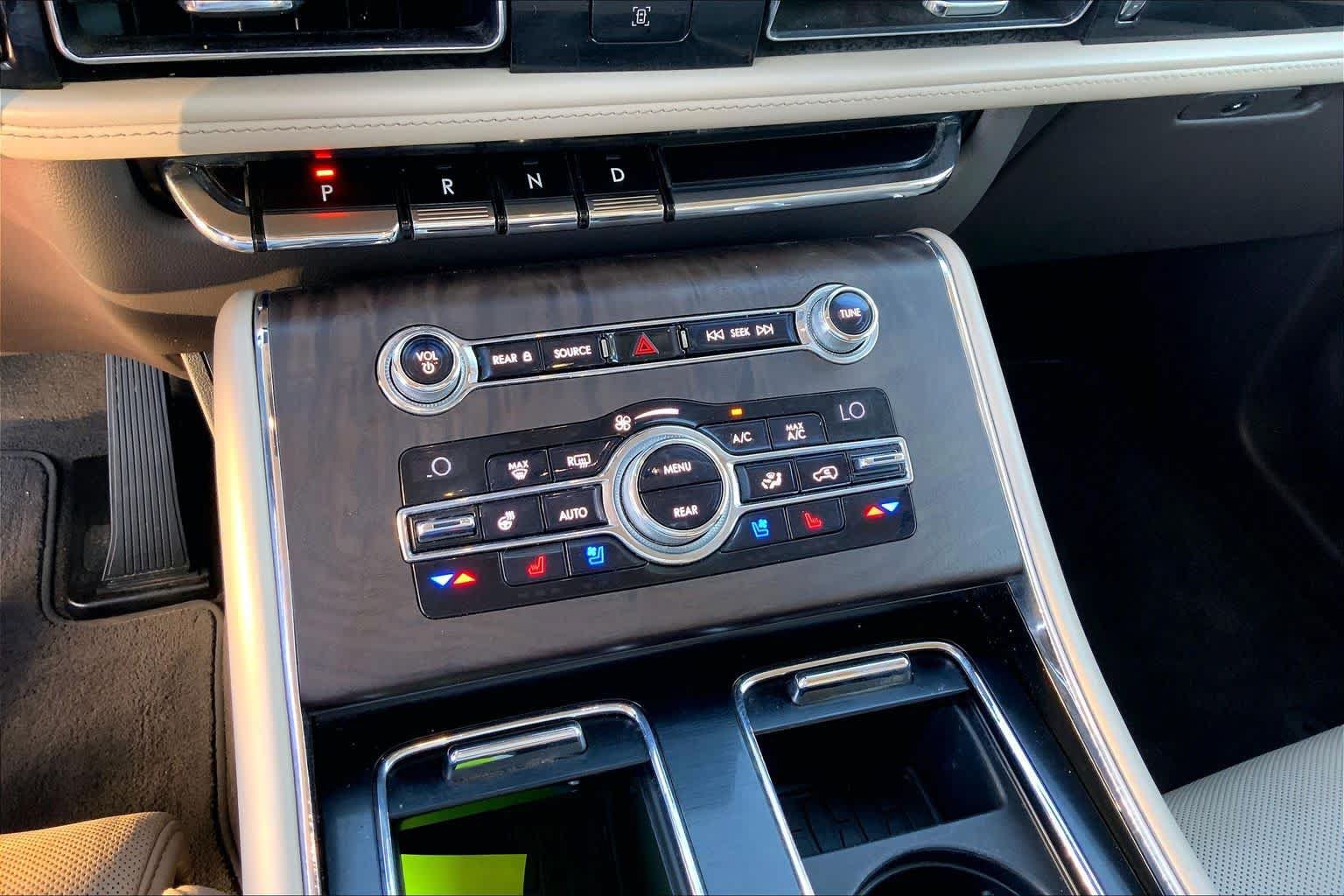 Used 2020 Lincoln Aviator Reserve w/ Equipment Group 201A RWD image 35