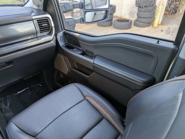 Used 2025 Ford F350 Lariat AWD/4WD image 17