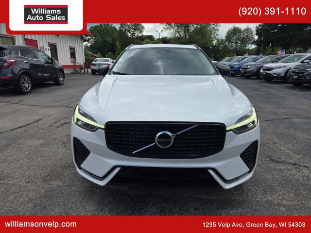 Used 2023 Volvo XC60 B5 Plus AWD/4WD image 9