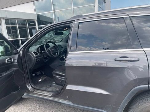 Used 2020 Jeep Grand Cherokee Laredo w/ Laredo X Package RWD image 25