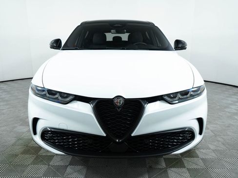 New 2024 Alfa Romeo Tonale Veloce image 2