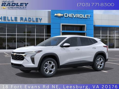 New 2026 Chevrolet Trax LS w/ LS Convenience Package image 2