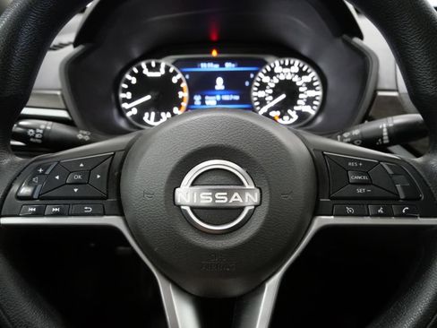 Used 2024 Nissan Altima 2.5 SV FWD image 15