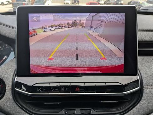 Used 2024 Jeep Compass Latitude image 23