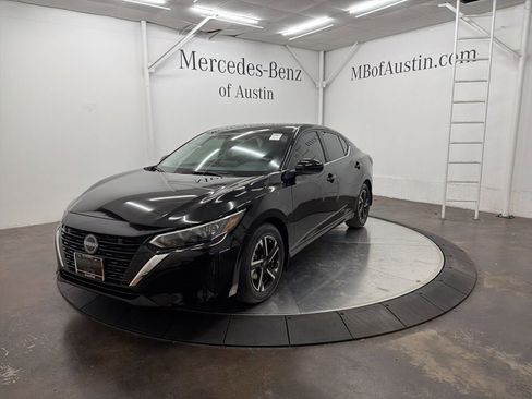 Used 2025 Nissan Sentra SV image 3