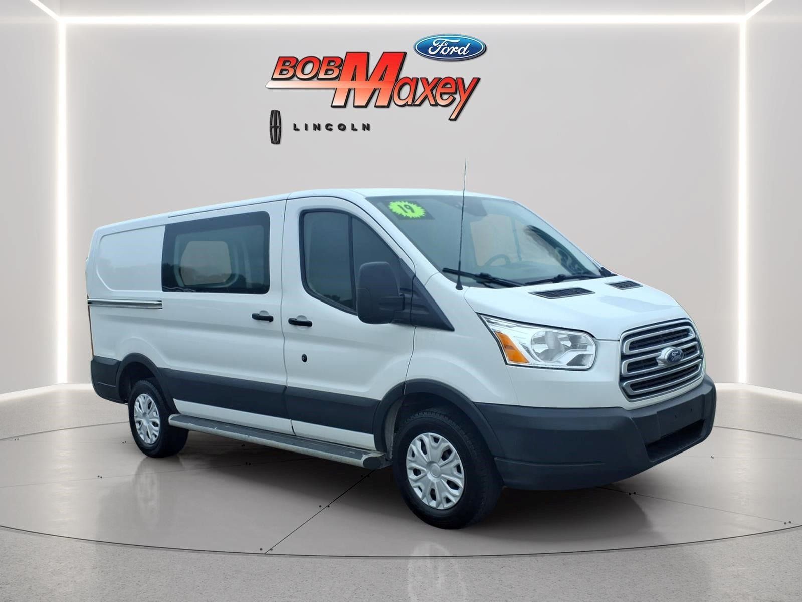 Used 2019 Ford Transit 250 130 Low Roof w/ Exterior Upgrade Package RWD image 3