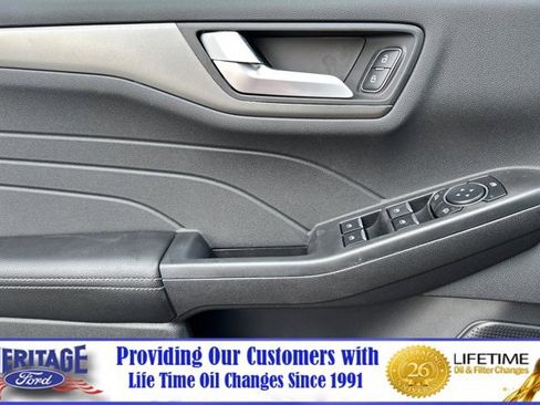 New 2025 Ford Escape SE image 8