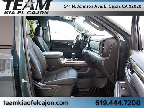 Used 2026 Chevrolet Silverado 1500 LT Trail Boss w/ LPO, Dark Essentials Package AWD/4WD image 11
