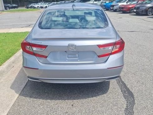 Used 2018 Honda Accord EX image 5