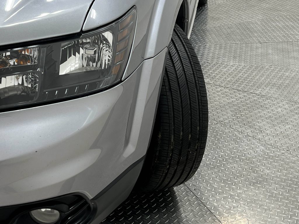 Used 2018 Dodge Journey Crossroad AWD/4WD image 36