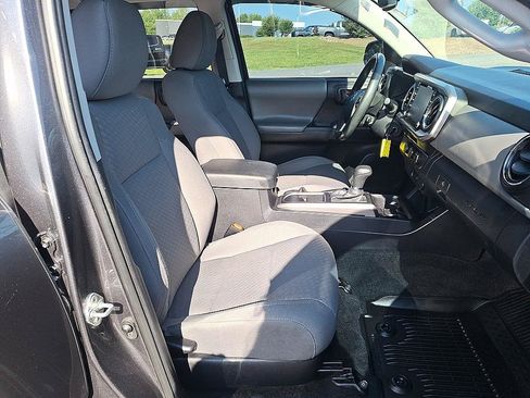 Used 2021 Toyota Tacoma SR5 RWD image 21