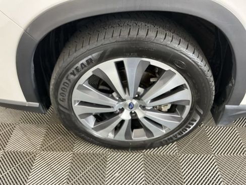 Used 2019 Subaru Ascent Premium AWD/4WD image 32