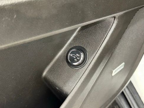 Used 2021 Chevrolet Traverse RS image 19