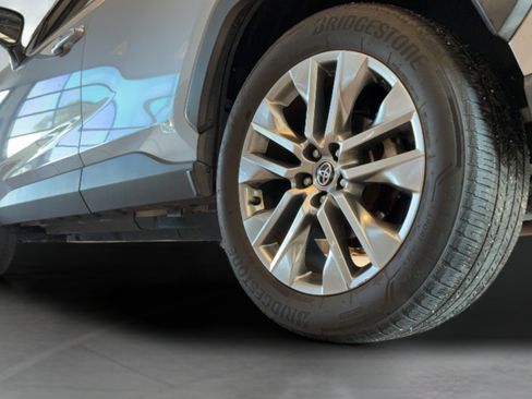 Used 2020 Toyota RAV4 Limited FWD image 41