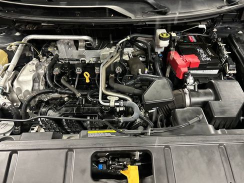 Used 2021 Nissan Rogue SV AWD/4WD image 24