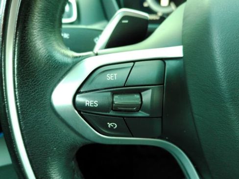 Used 2015 BMW i8 Base image 32